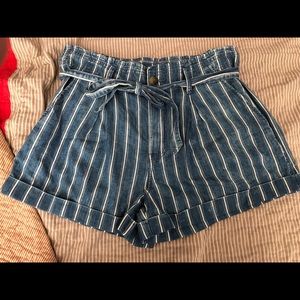 American Eagle paper bag waist shorts